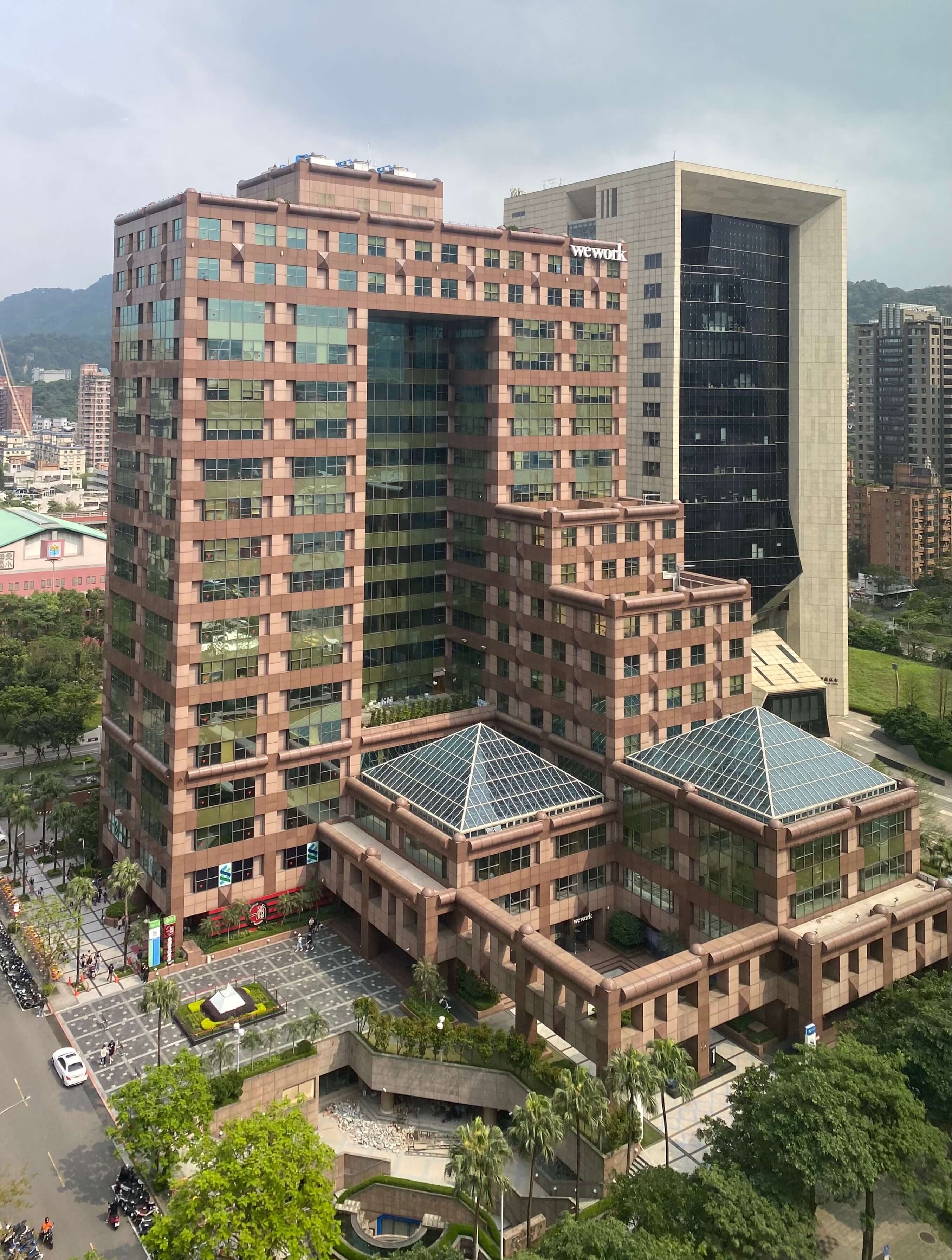 宏泰信義辦公大樓